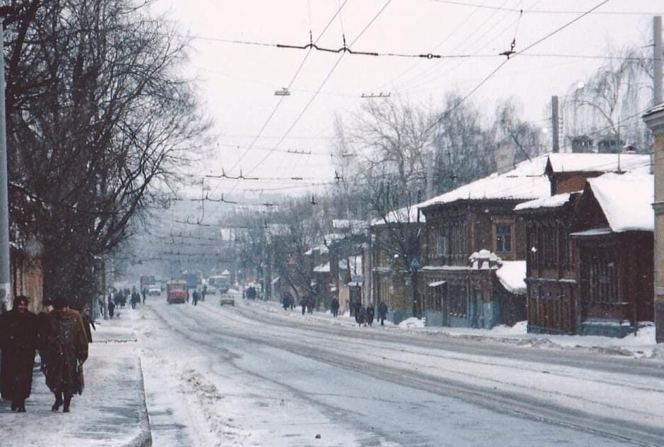 Вид в сторону Сенной площади. Большая Печерская, 1997 г. Этот же вид она имела в 80-е