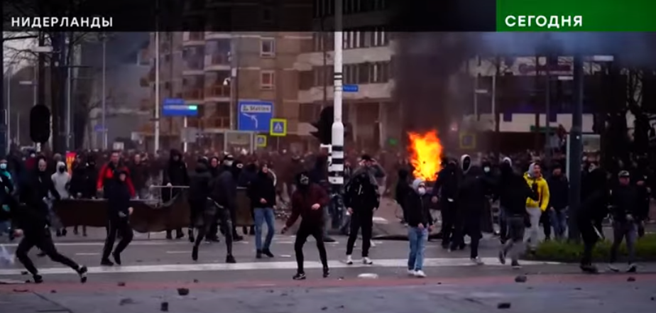 "Мирные" Нидерланды теперь выглядят так: горящие машины и  разграбленные магазины