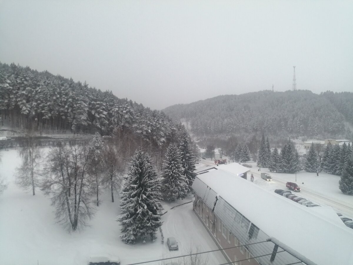 Наш вид из квартиры на горы) 