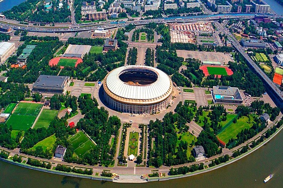 Лужники 2 августа. Олимпийский комплекс Лужники Москва. Спортивный комплекс Лужники. Лужники парк.