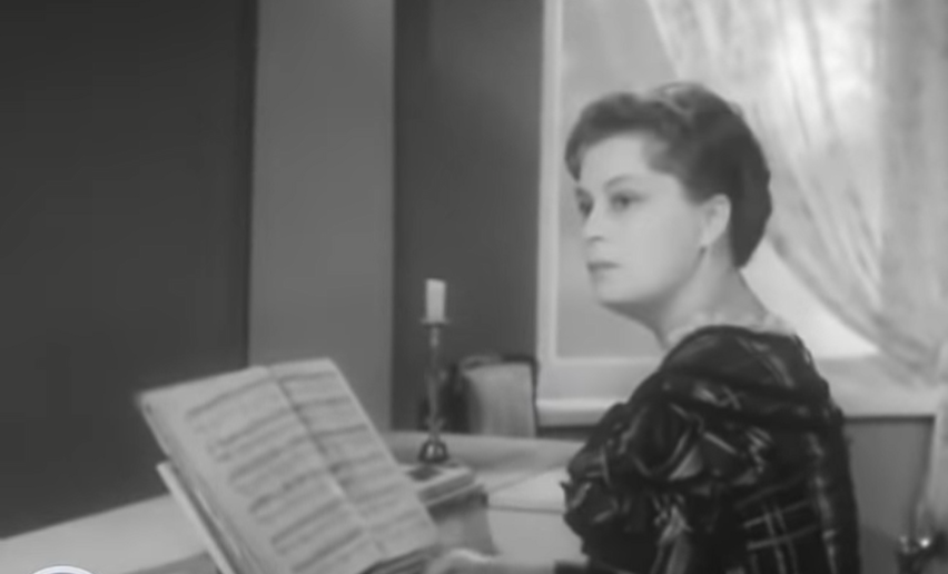 Кадр из фильма "Очарованный странник" (1963 г.). Евгения Семёновна - Тамара Алёшина