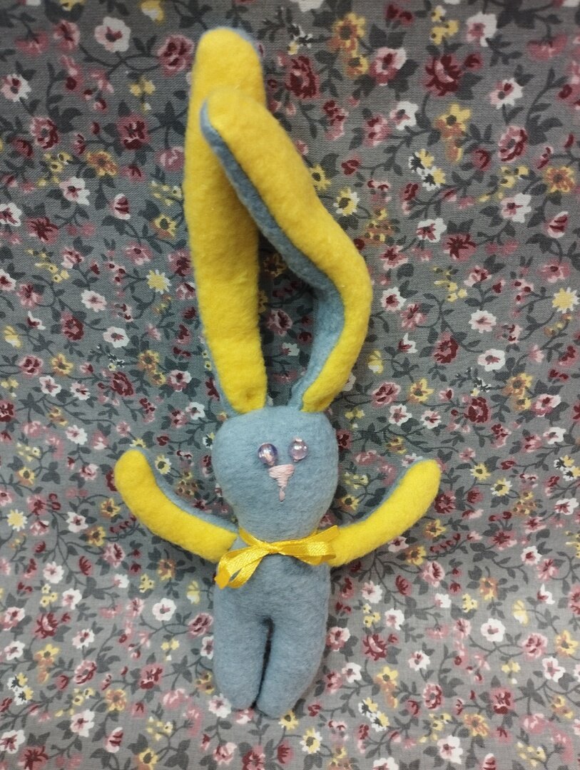 Фото автора. Зайчик из флиса