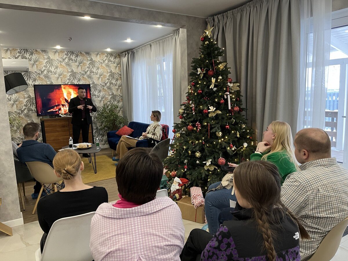 17 декабря на Дне Клиента мы показывали гостям выставки наши дома, познакомили с Клиентами и показали их дома, построенные нами несколько лет назад 