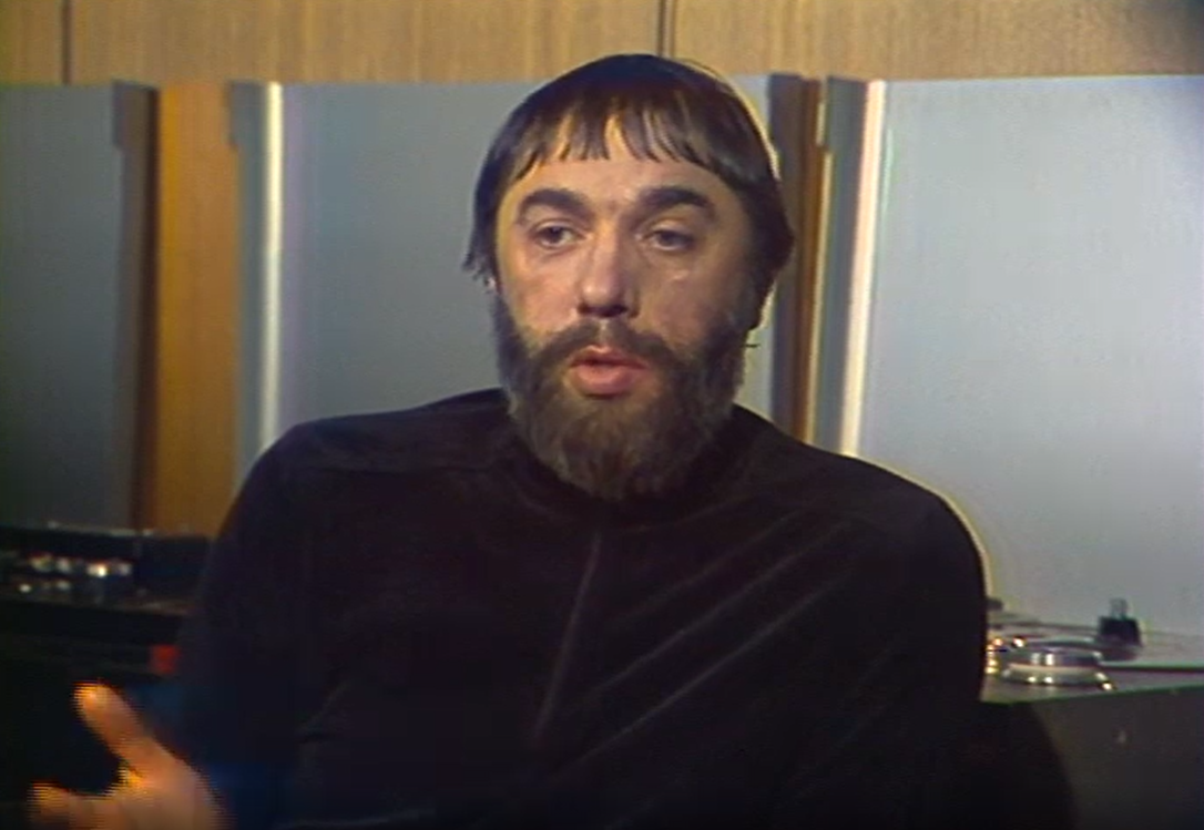 Кадр из программы "Крупным планом музыка Эдуарда Артемьева" (1987)