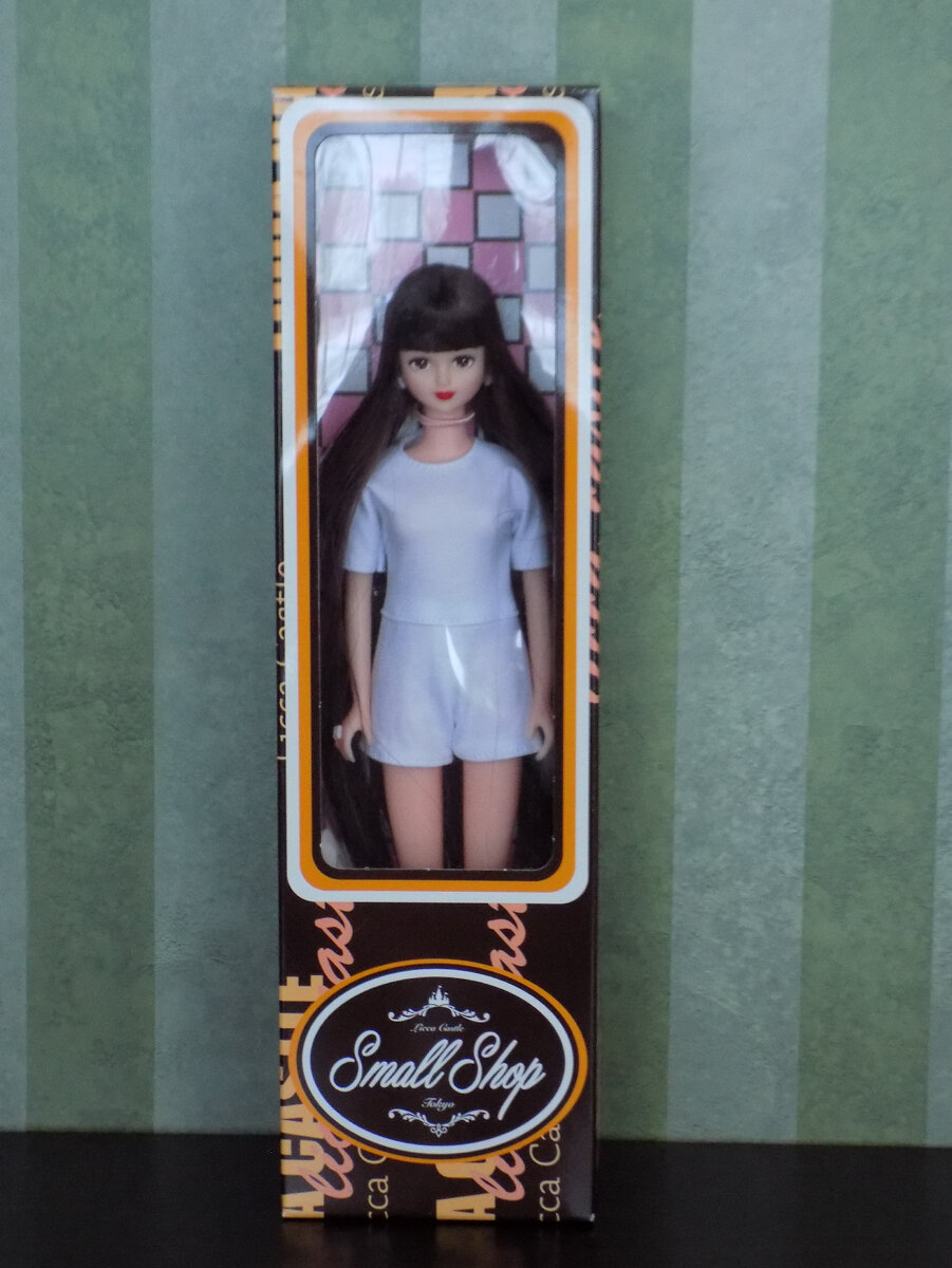 Вот в такой коробке она продавалась.