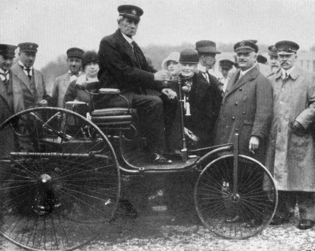 Взято с сайта https://ru.wikipedia.org/wiki/Benz_Patent-Motorwagen