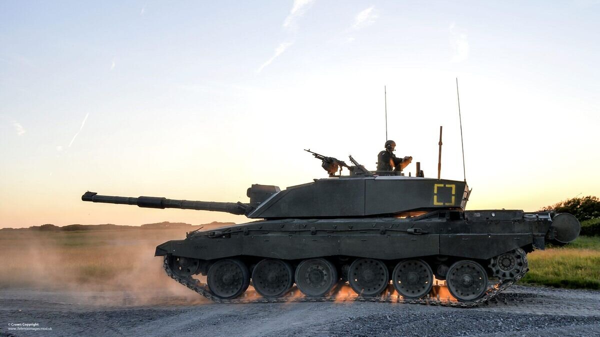    Британский танк Challenger 2 во время ученийCC BY 2.0 / Ministry of Defence's Official Flickr Channel/Cpl Si Longworth RLC / Challenger 2 Tank