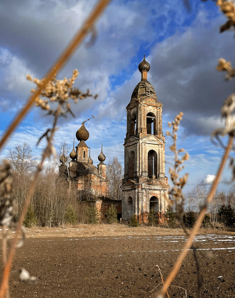 Сретенская церковь в Резанине Ярославской области