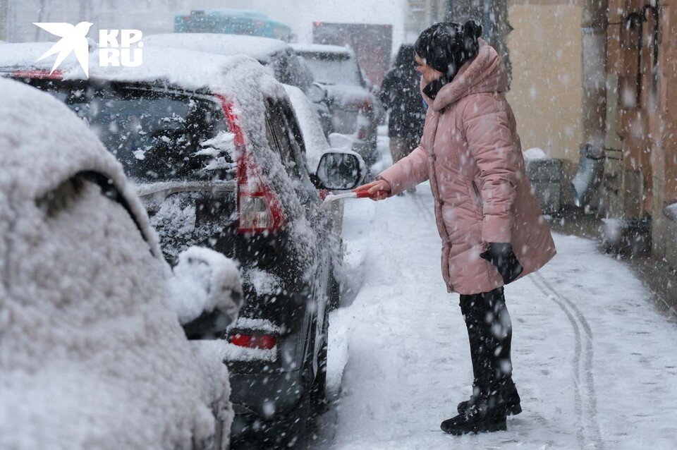     Снегопад настолько сильный, что местами в городе очень плохая видимость. Артем КИЛЬКИН