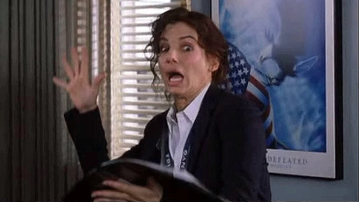 Кадр из фильма "Мисс  Конгениальность 2: Прекрасна и опасна". И вот она уже звезда!