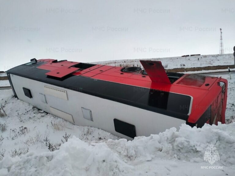    На автодороге Оренбург-Казань опрокинулся автобус с 29 пассажирами Кристина Просвиркина