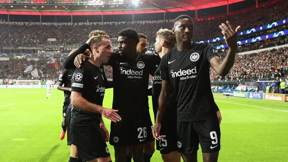    Футболисты "Айнтрахта"© пресс-служба Бундеслиги