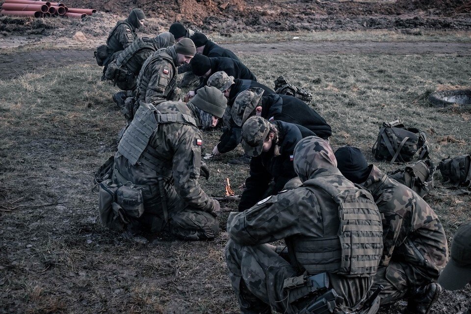     Польша направила в Украину своих полицейских, пишут СМИ. Фотоиллюстрация: Twitter | Ministerstwo Oborony Narodowej
