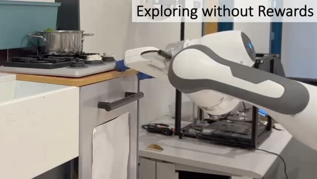 Канал - ФУТУРИЗМ - АЛАН: футуристический обучающийся робот, исследующий мир.