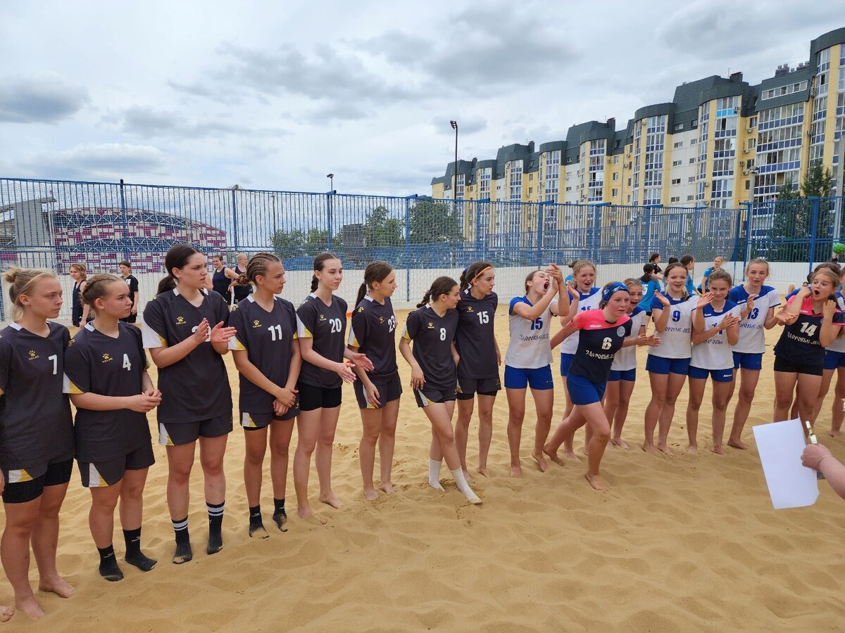 Чеченская республика атаман казаков станицы наурской. Казаки станицы наурская. Погода в казачке на 10 дней. Станица еланская памятник матери казачке. Село казачка калининского района саратовской области.