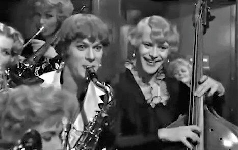 в джазе только девушки 1959 цветная версия. в джазе только девушки some like it hot, 1959. джек леммон в джазе только девушки. в джазе только девушки фильм 1959 цветной. в джазе только девушки манхэттен.