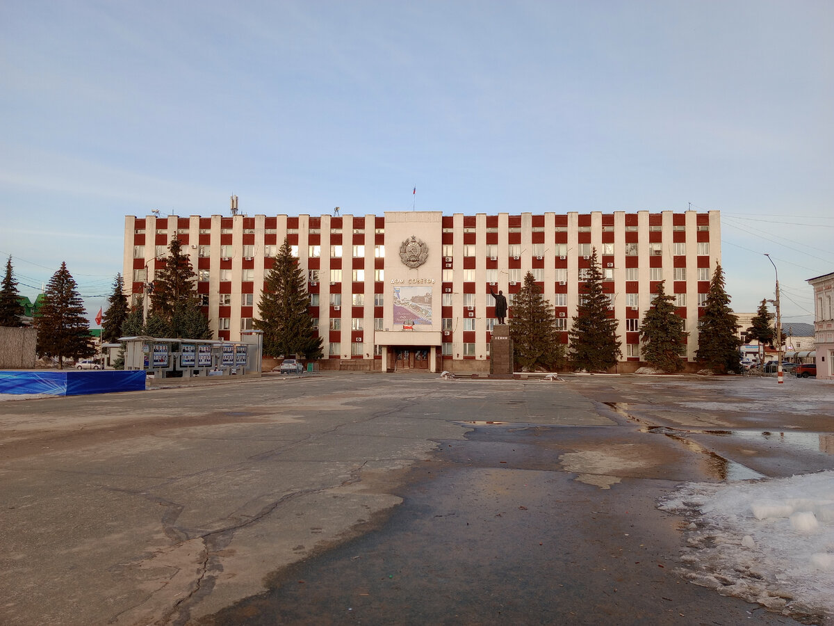 Площадь Советов весной 2023 год.