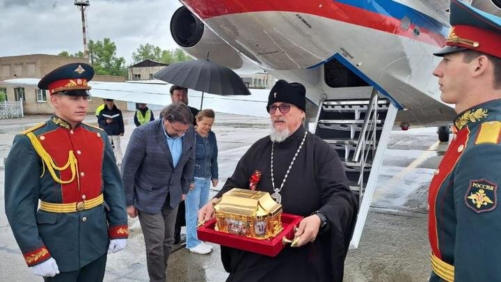 ВСТРЕЧА СВЯТЫНИ В ЗАБАЙКАЛЬСКОЙ МИТРОПОЛИИ. ФОТО: ЦАРЬГРАД.