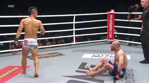 Download Video: Когда в КЛЕТКЕ СУМАСШЕДШИЙ ЧЕЛ 🤯 Imanari vs. Kim Was Wild From Start To Finish