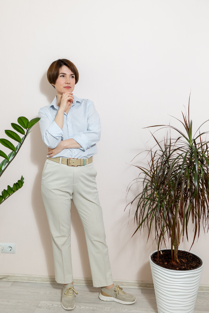 Это я в кабинете позирую для своей старшей дочки ))