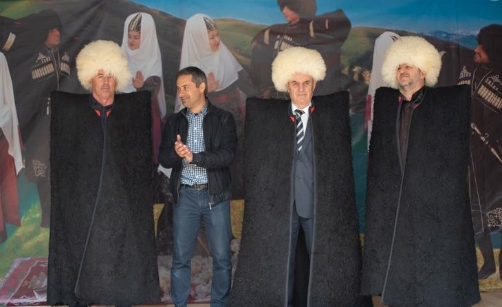    Андийскую бурку сохранили ремесленники Дагестана