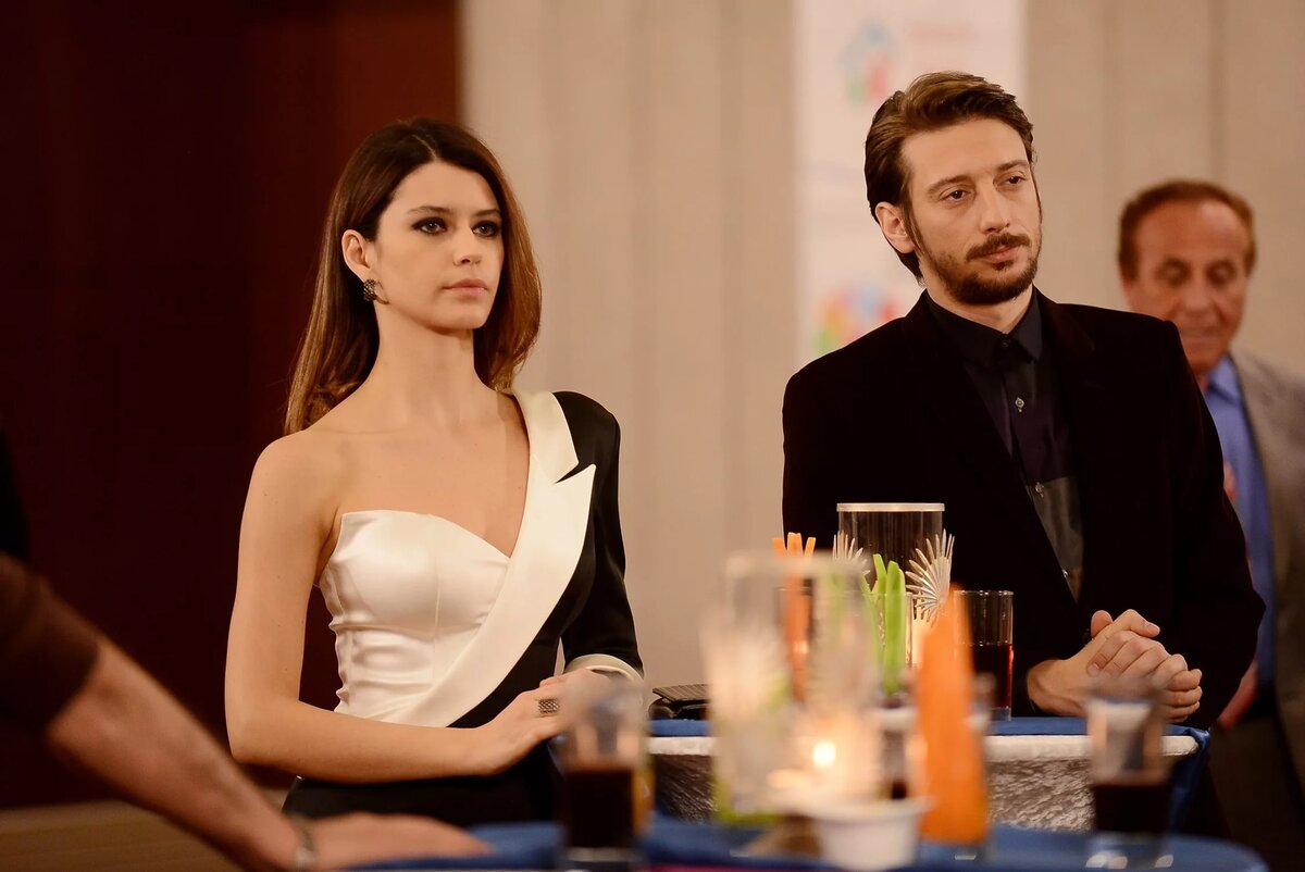 кадр из сериала "Месть"