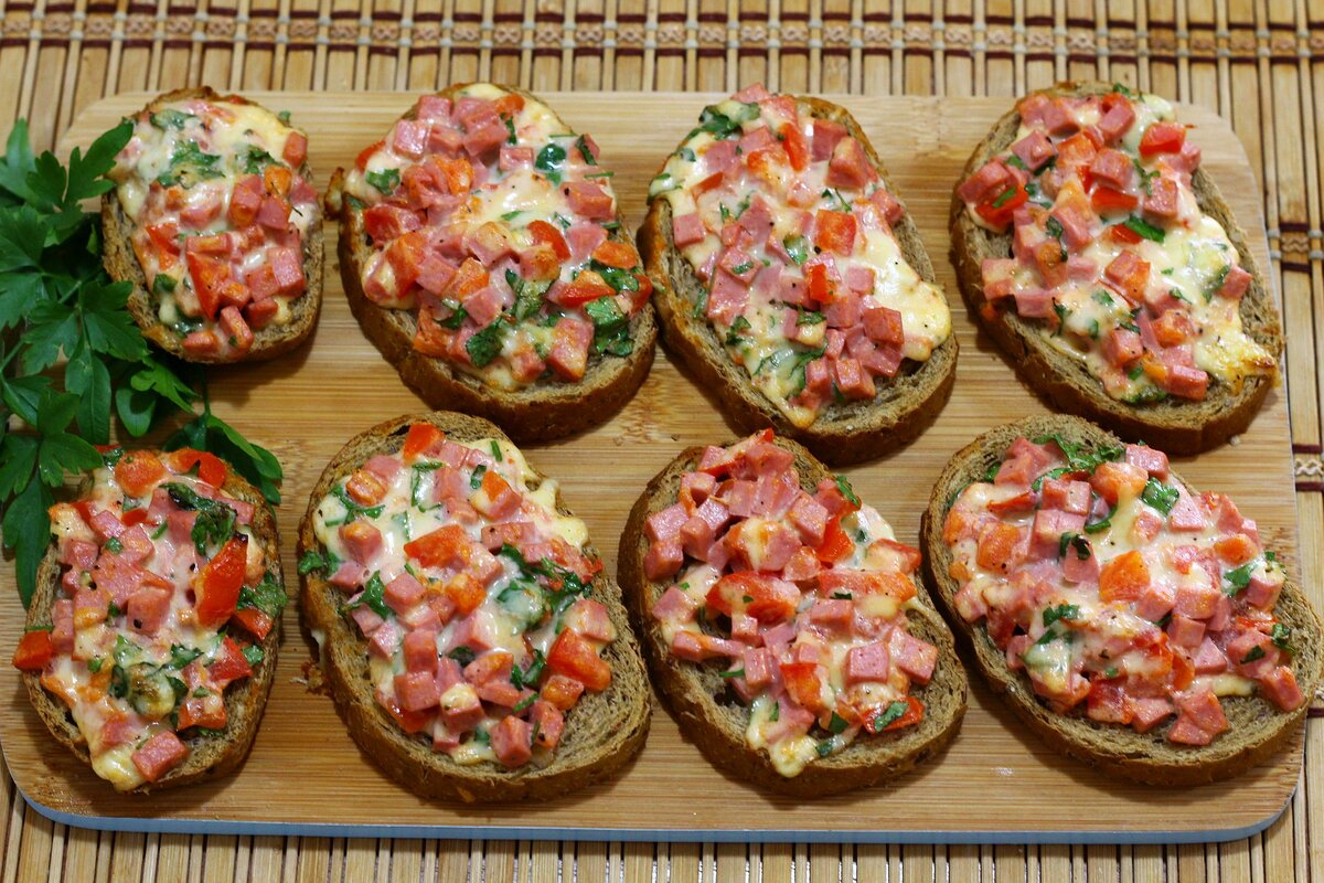Бутерброды с творожным сыром и колбасой рецепты с фото