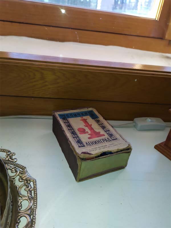 Коробка спичек балабановская спичечная фабрика. Разбросанные спички. Давление спичечного коробка. Спичечные коробки балабановской экспериментальной фабрики. Спичечные коробки.