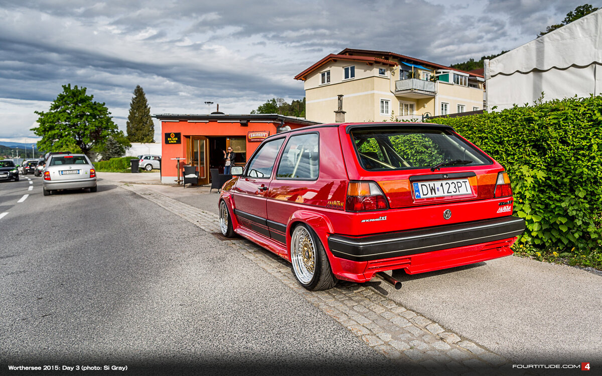 красный цвет ему к лицу!