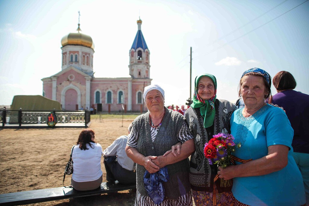 Мои односельчане. Первая справа-мама Сибирчикова Татьяна Дмитриевна (1936 г.р.)