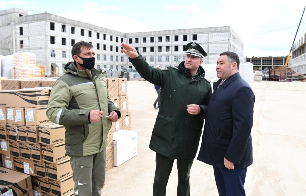 Игорь Руденя посетил стройку нового Суворовского училища