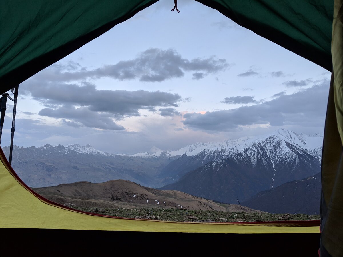 Скалистый хребет на Кавказе