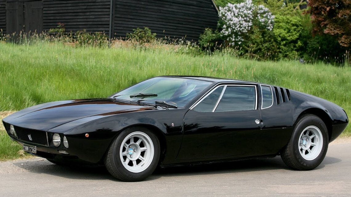 Машина de Tomaso Pantera