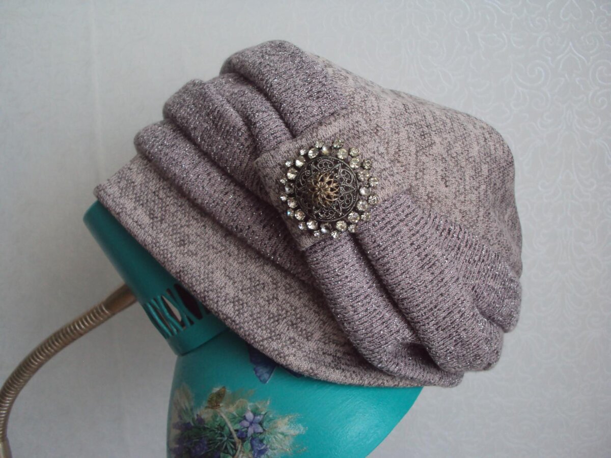 Эту весной носила.