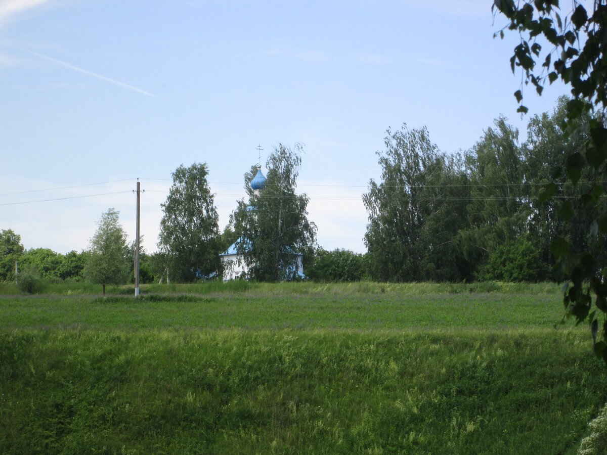Храм в Яганово издалека