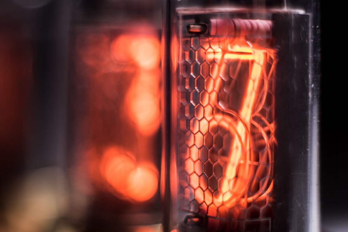 Газоразрядный индикатор ИН-14, сделанный  в СССР в 70-80х годах прошлого века