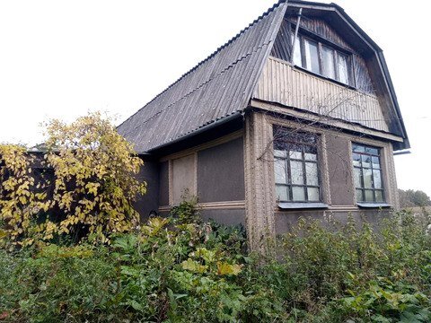 Печь с лежанкой, «удобства» во дворе