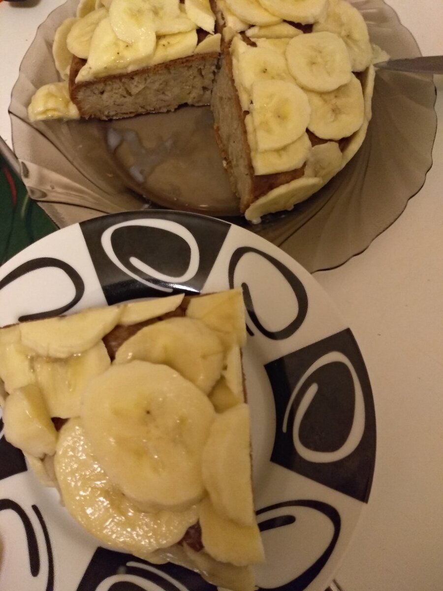 Очень вкусный пирог с бананом. Нужные ингредиенты это: 