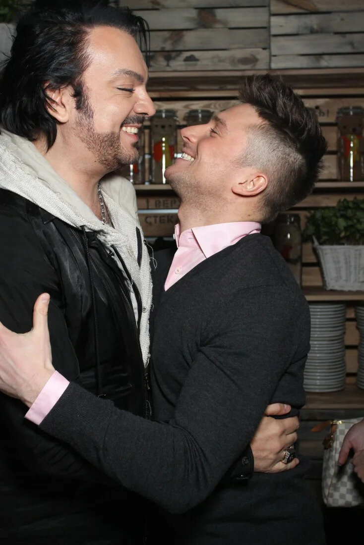 это они ПО ДРУЖБЕ