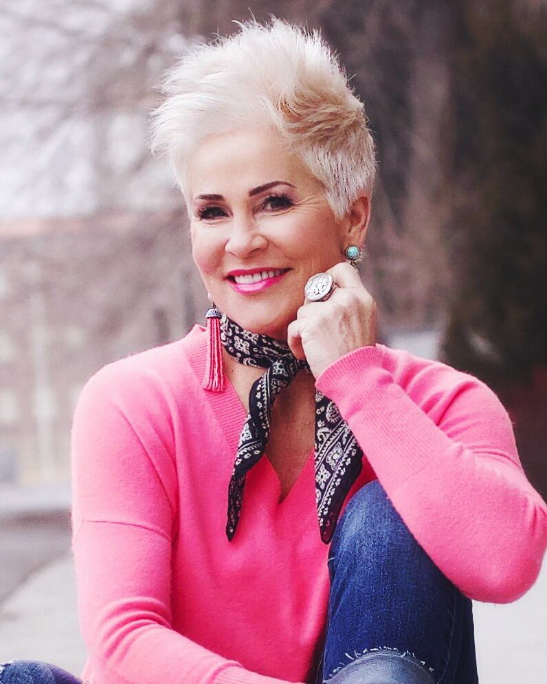 Радостная бабка. Кармен делль’орефиче сумочки. Дона мария джило дама 92 лет. Мария джило. Стильная женщина.