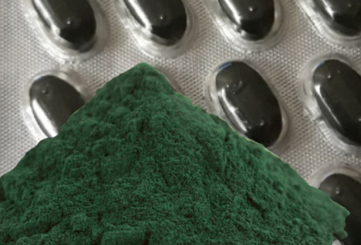 Спирулина продается в аптеках или специализированных магазинах в виде порошка или таблеток.