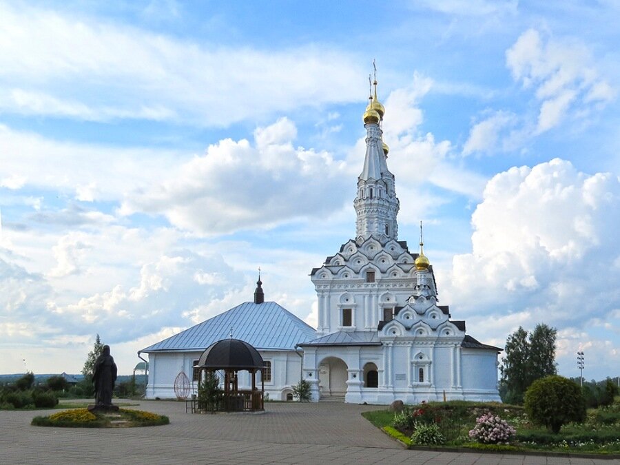 Храм жемчужина. Церковь Одигитрии в Вязьме. Вязьма Церковь Одигитрии Смоленской. Вязьма храм Жемчужина. Одигитриевская Церковь (Смоленск).