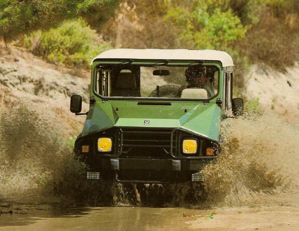 Нынче кроссовером или внедорожником никого не удивишь — это мейнстрим. У каждой компании таких моделей целая россыпь, и они мало чем отличаются друг от друга. Но в конце прошлого века это движение только начиналось, и на свет появлялись весьма интересные и редкие автомобили.