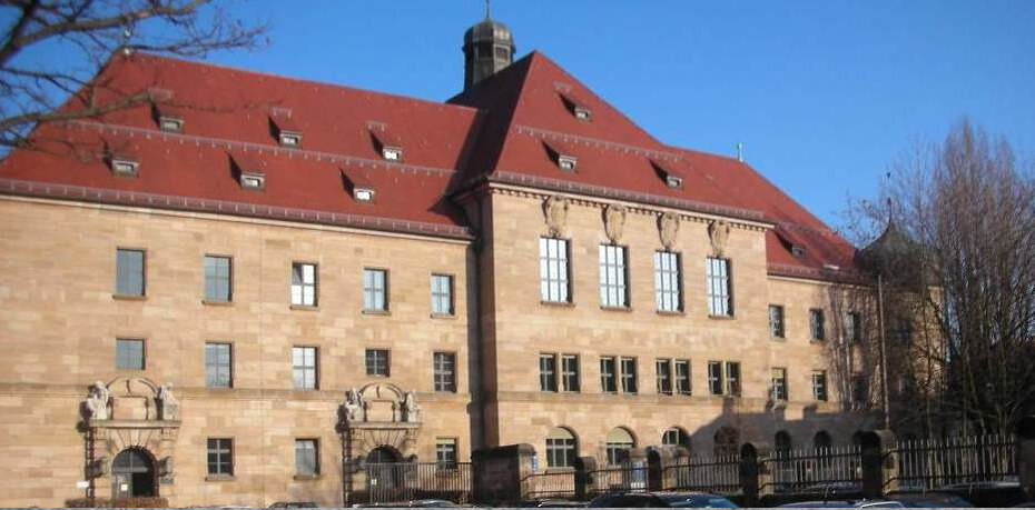 Нюрнбергский дворец правосудия, где проходили основной Нюрнбергский процесс и 12 последующих американских "мини-нюрнбергов"