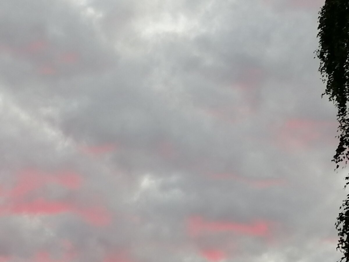 Пусть будет жизнь яркой и приятной!