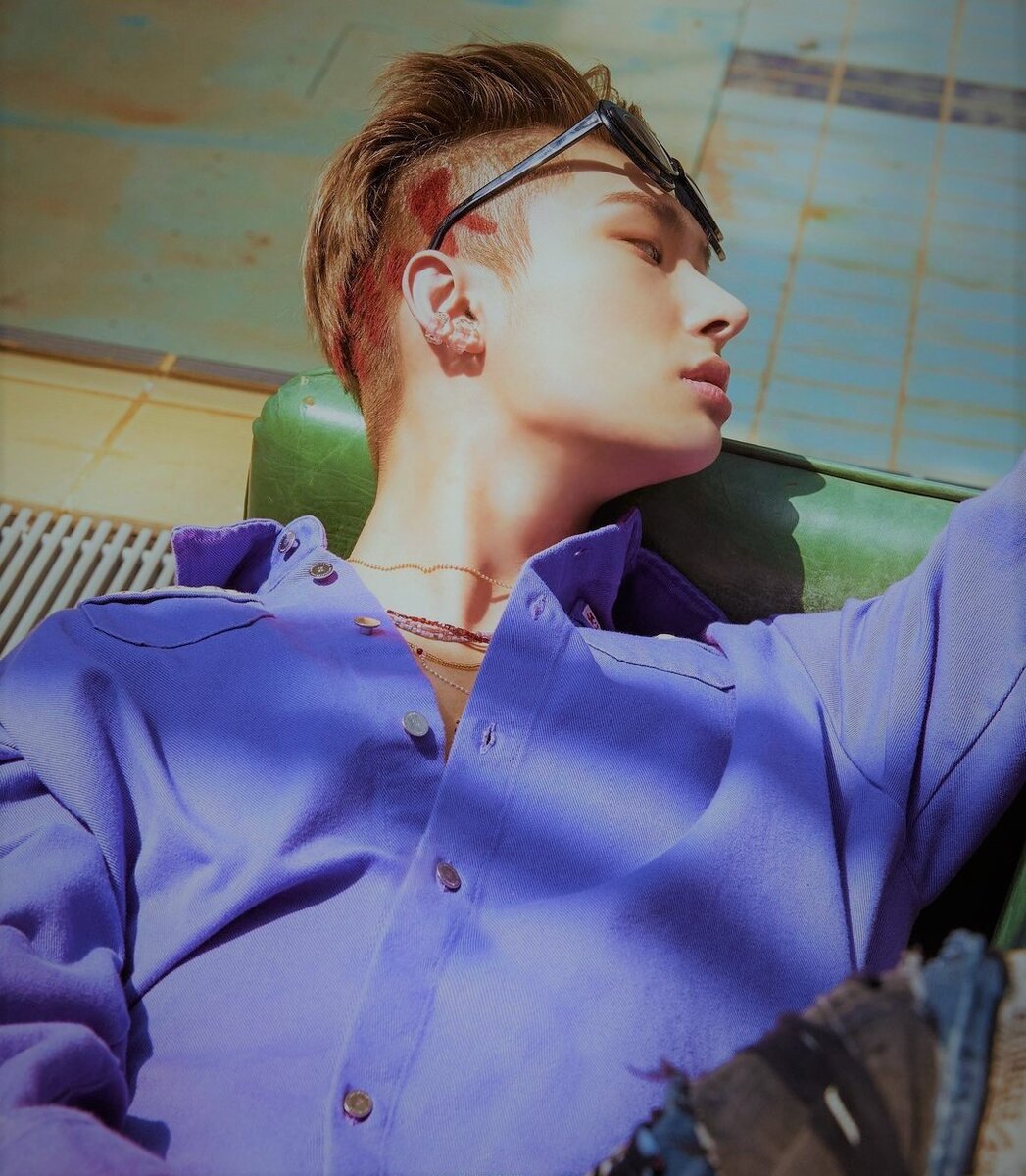 Участник группы ATEEZ Минги.