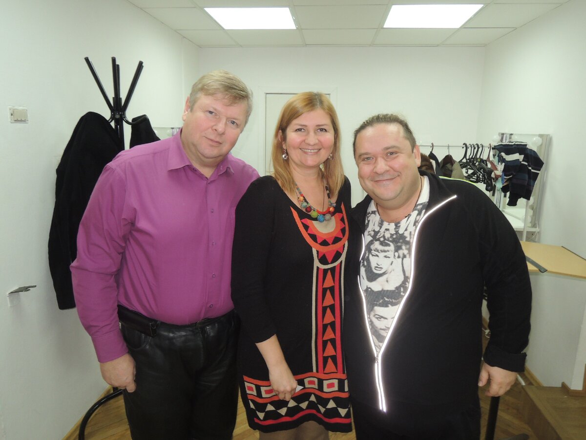 Я в моих войлочных бусах и с героями интервью Александром Морозовым (справа) и Николаем Бандуриным (слева)