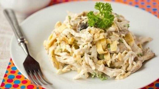 Салат с омлетом, курицей и кукурузой простой рецепт пошаговый