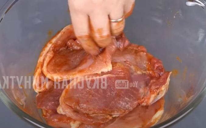 Свинина запеченная в фольге в духовке - 125 рецептов приготовления пошагово
