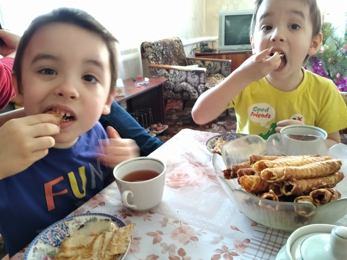 У Бабы с Дедом.